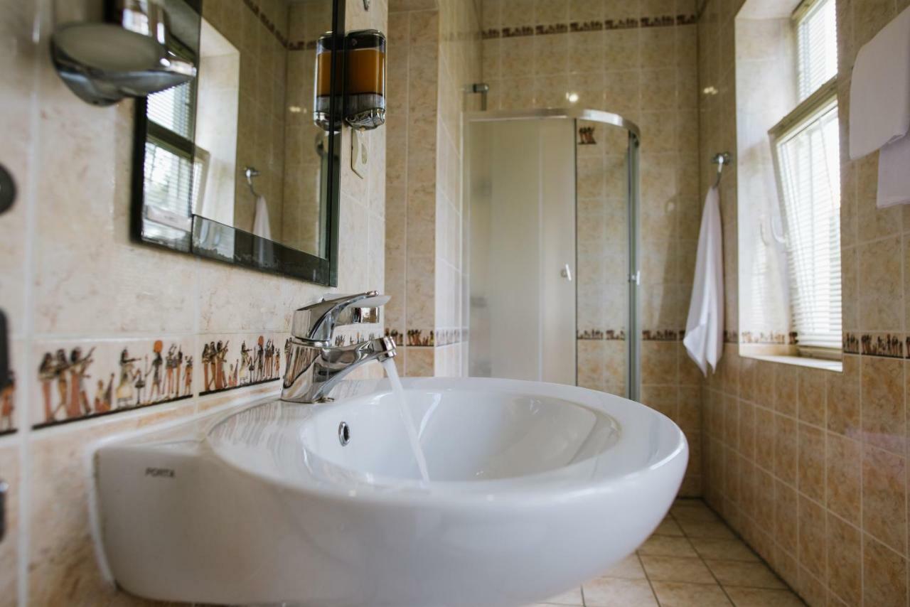 Villa Viktoriya Hotel Truskavets Bagian luar foto