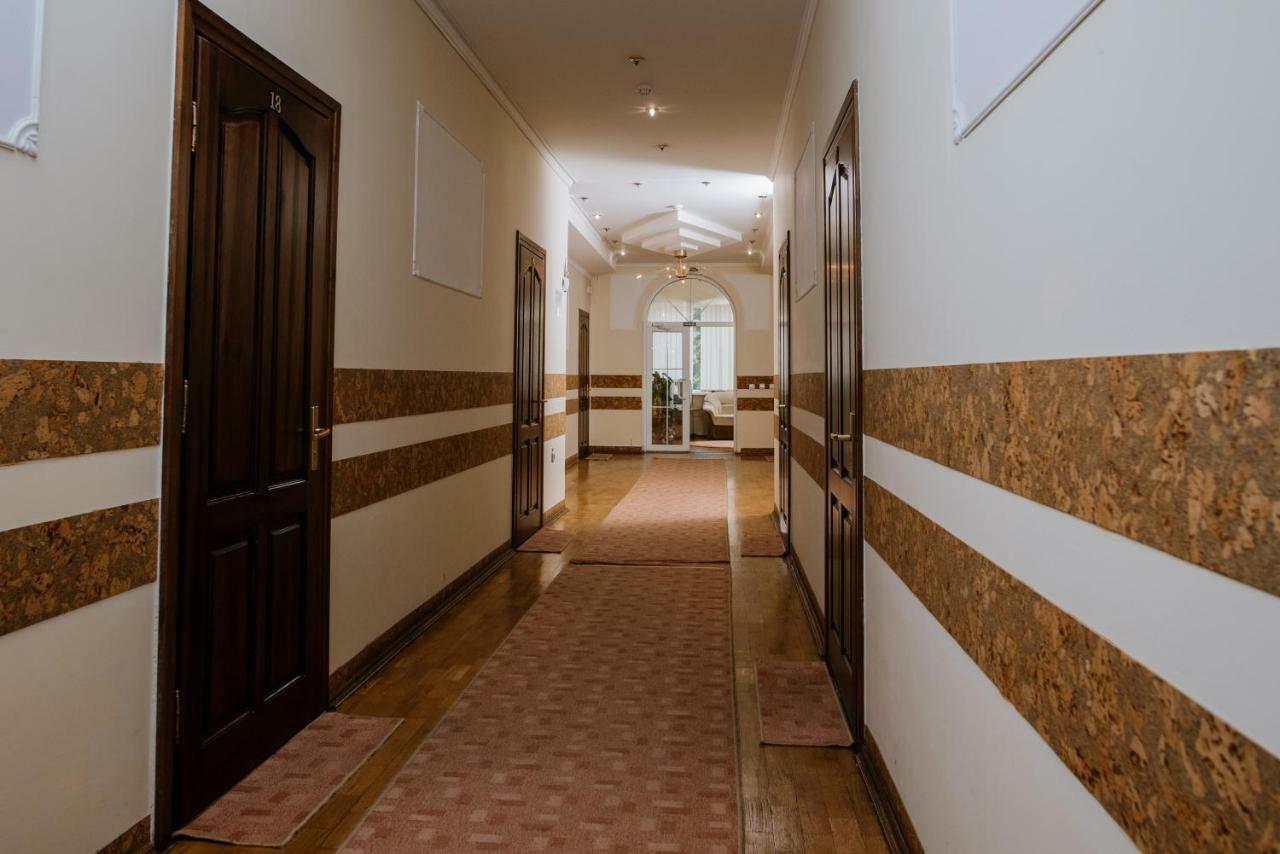Villa Viktoriya Hotel Truskavets Bagian luar foto