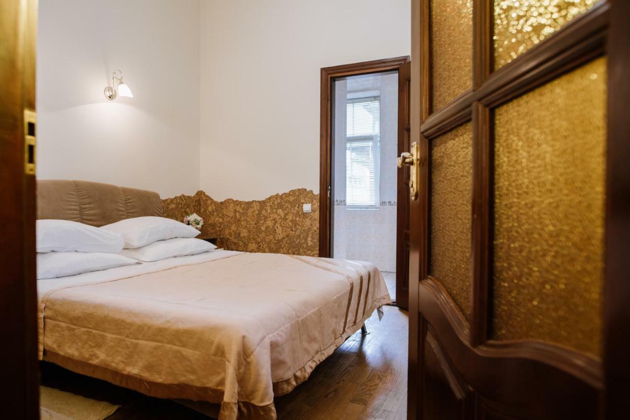 Villa Viktoriya Hotel Truskavets Bagian luar foto